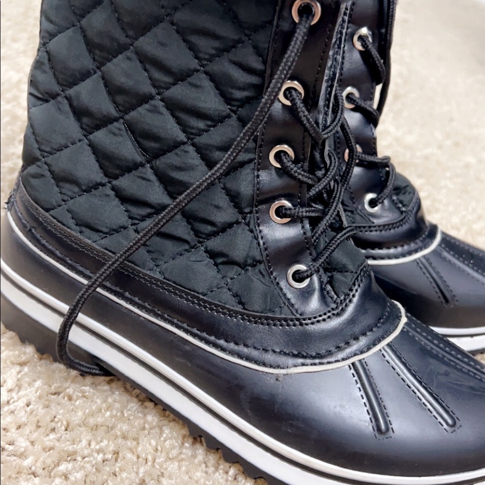 Black Snow Boots Cute Furry Size 7